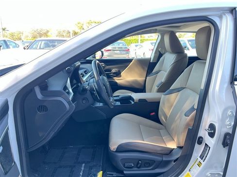 Certified 2020 Lexus ES 300h w/ Premium Package image 12