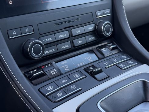 Used 2025 Porsche 718 Cayman image 21