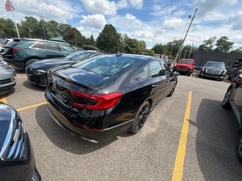 Used 2020 Honda Accord Touring image 6