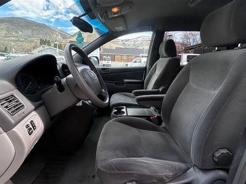 Used 2004 Toyota Sienna LE FWD image 8