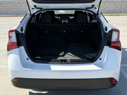Used 2021 Toyota Prius LE w/ Carpet Mat Package (TMS) AWD/4WD image 15