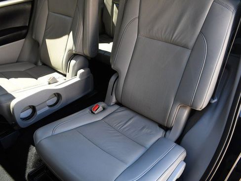 Used 2019 Toyota Highlander XLE w/ Carpet Mat Package (TMS) image 23