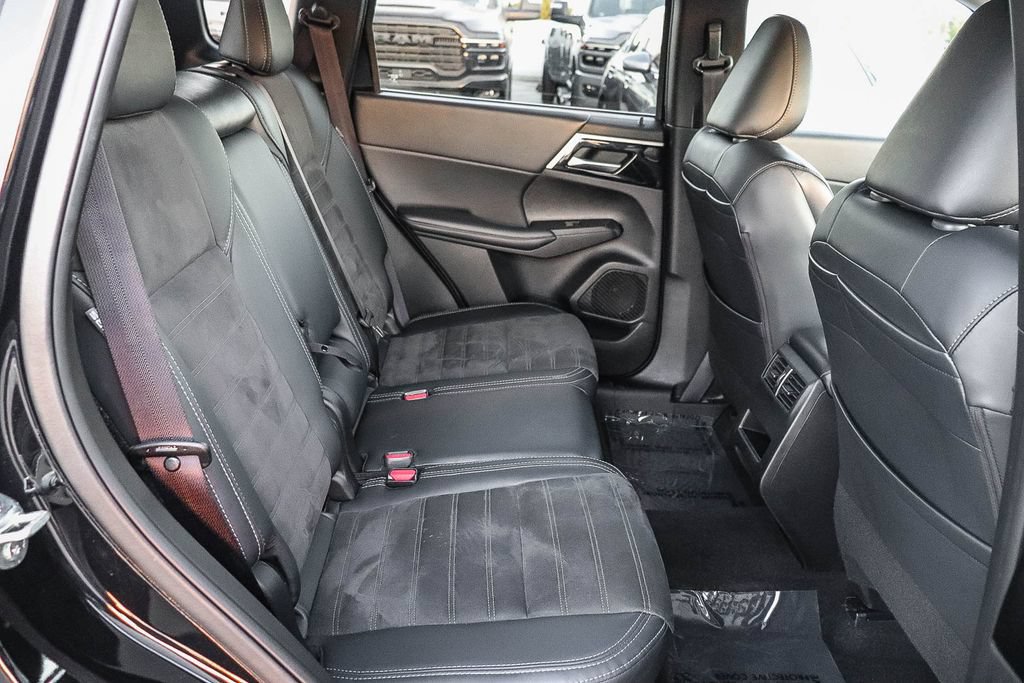 Used 2024 Mitsubishi Outlander SE AWD/4WD image 19
