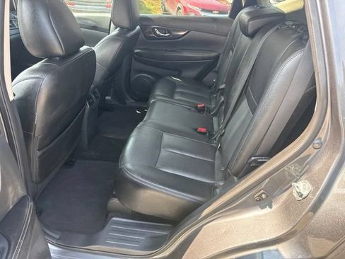 Used 2018 Nissan Rogue SL w/ Premium Package FWD image 14