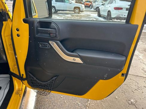 Used 2015 Jeep Wrangler Unlimited Sahara image 16