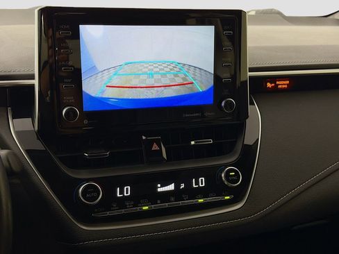 Used 2020 Toyota Corolla XSE image 18