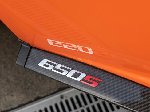 Used 2015 McLaren 650S Spider image 41