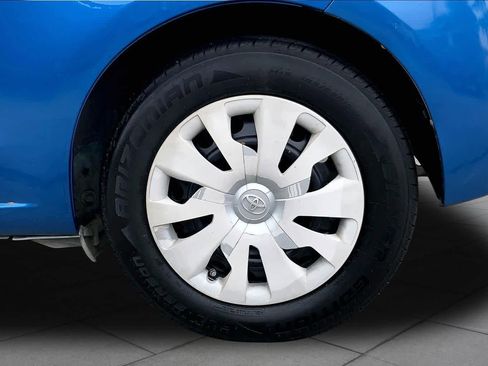 Used 2015 Toyota Yaris L image 11