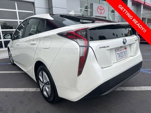 Used 2016 Toyota Prius Four image 4