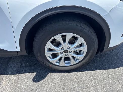 Used 2023 Ford Escape Active w/ Tech Pack #1 AWD/4WD image 9