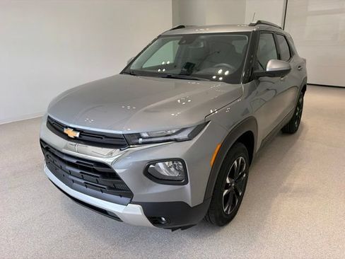Certified 2023 Chevrolet TrailBlazer LT w/ Convenience Package AWD/4WD image 3