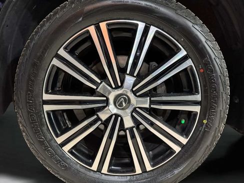 Used 2019 Lexus LX 570 4WD w/ Luxury Package image 39