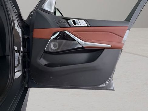 Used 2021 BMW X7 M50i w/ Dynamic Handling Package image 48