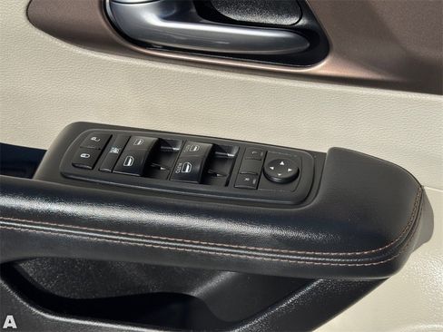 Used 2019 Chrysler Pacifica LX image 18