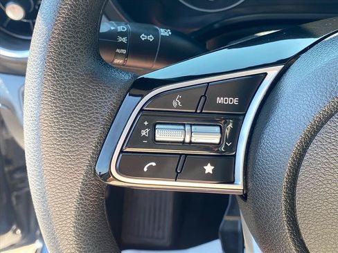 Certified 2023 Kia Forte LXS FWD image 17