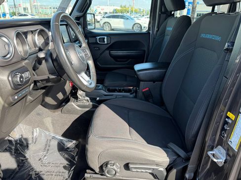 Used 2022 Jeep Wrangler Unlimited Rubicon 4xe AWD/4WD image 14