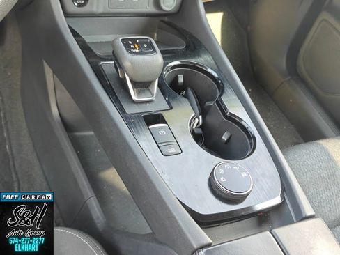 Used 2024 Nissan Rogue S AWD/4WD image 11
