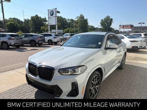 Used 2025 BMW X4 xDrive30i w/ M Sport Package AWD/4WD image 2