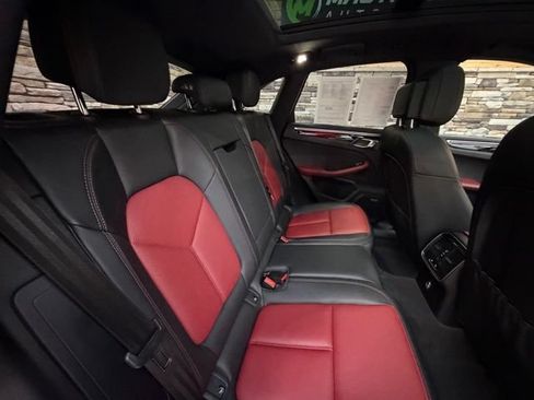 Used 2022 Porsche Macan AWD/4WD image 39