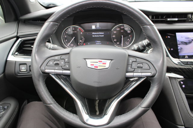 Used 2024 Cadillac XT6 Premium Luxury FWD image 16