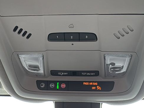 Used 2020 Chevrolet Equinox LT AWD/4WD image 25