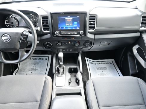 Used 2022 Nissan Frontier SV w/ Technology Package image 16