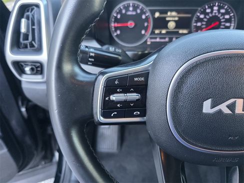 Used 2022 Kia Sorento S image 19