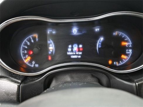 Used 2018 Jeep Grand Cherokee Laredo image 36