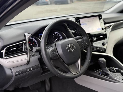 Used 2021 Toyota Camry SE image 12