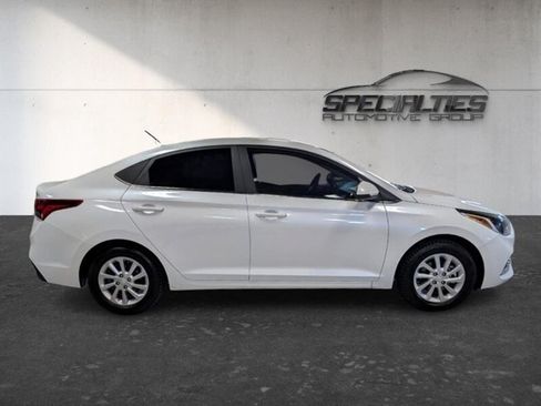 Used 2022 Hyundai Accent SEL FWD image 11
