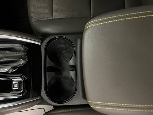 Used 2024 Chevrolet Colorado ZR2 w/ ZR2 Convenience Package III image 23