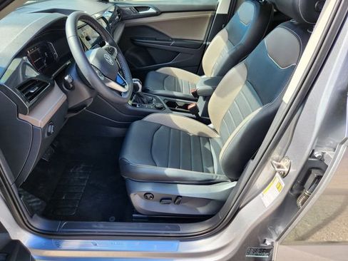Certified 2023 Volkswagen Taos SEL image 11