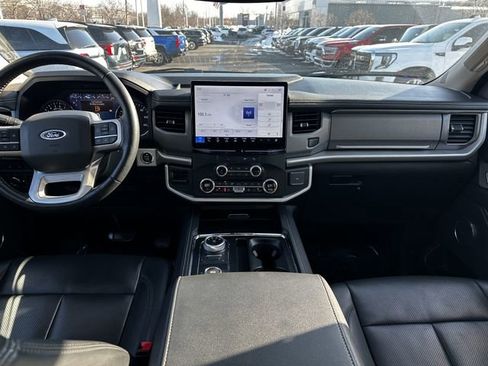 Certified 2022 Ford Expedition XLT image 15