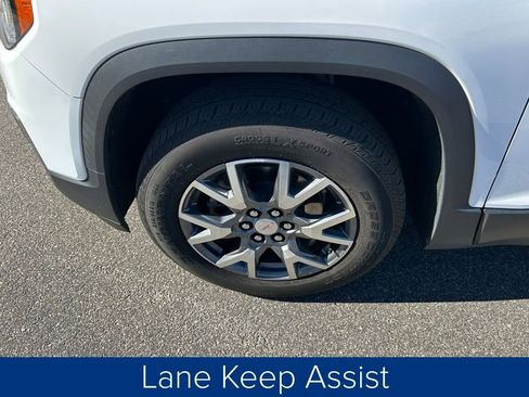 Used 2023 GMC Acadia SLT image 15