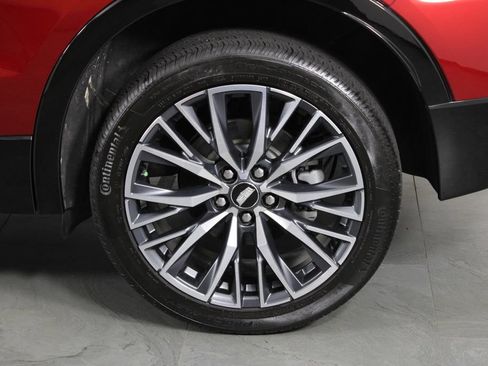 Used 2025 Cadillac XT4 Sport FWD image 13