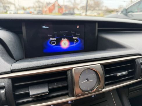 Used 2017 Lexus IS 300 AWD image 20