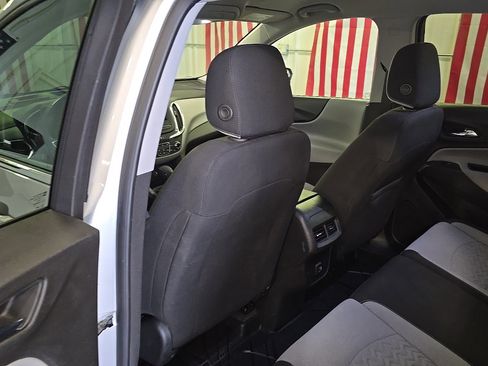 Used 2022 Chevrolet Equinox LT AWD/4WD image 12