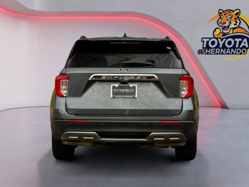 Used 2024 Ford Explorer XLT w/ Equipment Group 202A RWD image 6