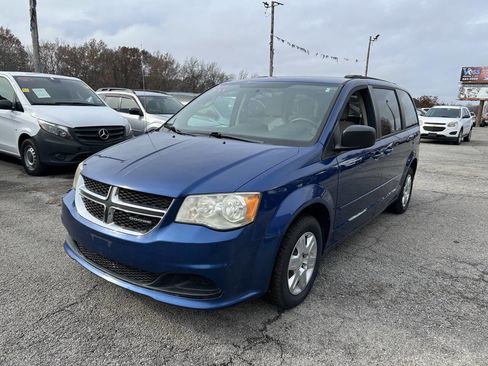 Used 2011 Dodge Grand Caravan Express image 2