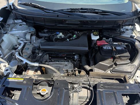 Used 2015 Nissan Rogue S FWD image 20