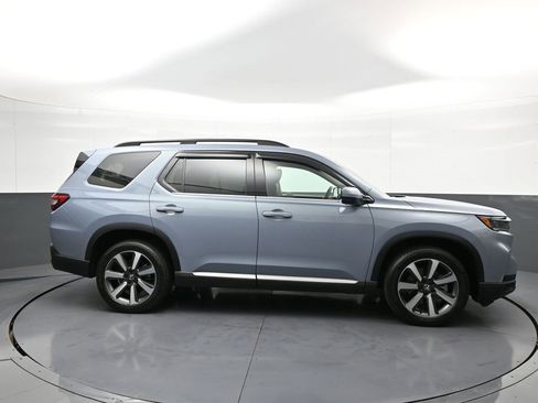 Certified 2024 Honda Pilot Touring image 5
