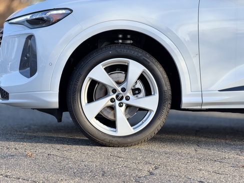 New 2025 Audi Q5 Premium Plus image 2