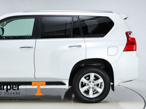 Used 2011 Lexus GX 460 image 44