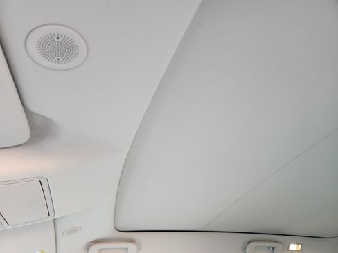 Certified 2023 Land Rover Discovery Sport SE image 26