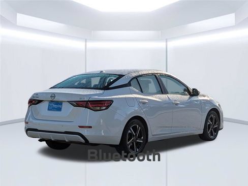 Used 2024 Nissan Sentra SV FWD image 6