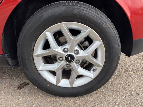 Used 2025 Kia Soul LX w/ LX Technology Package FWD image 28