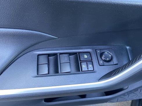 Certified 2021 Toyota RAV4 LE AWD/4WD image 13