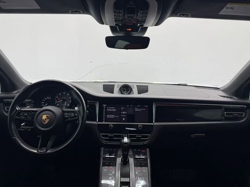 Used 2022 Porsche Macan S image 6