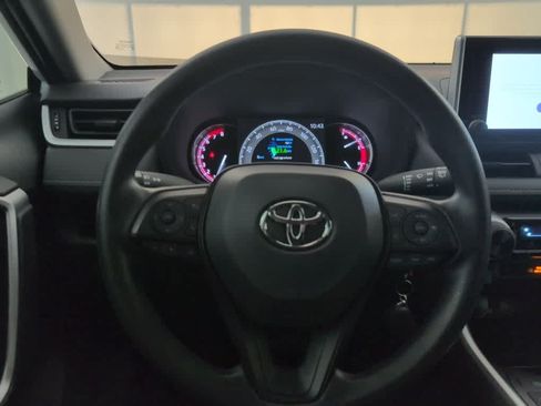 Used 2025 Toyota RAV4 LE FWD image 16