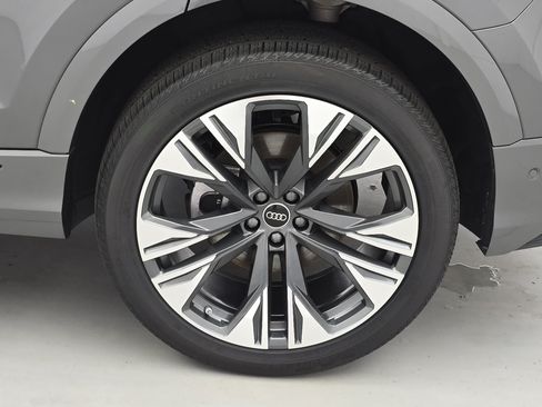 Used 2024 Audi Q8 Premium Plus AWD/4WD image 34